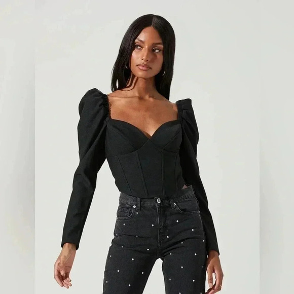 Revolve ASTR Betty Puff Sleeve Sweetheart Neck Top NWT - Picture 5 of 11